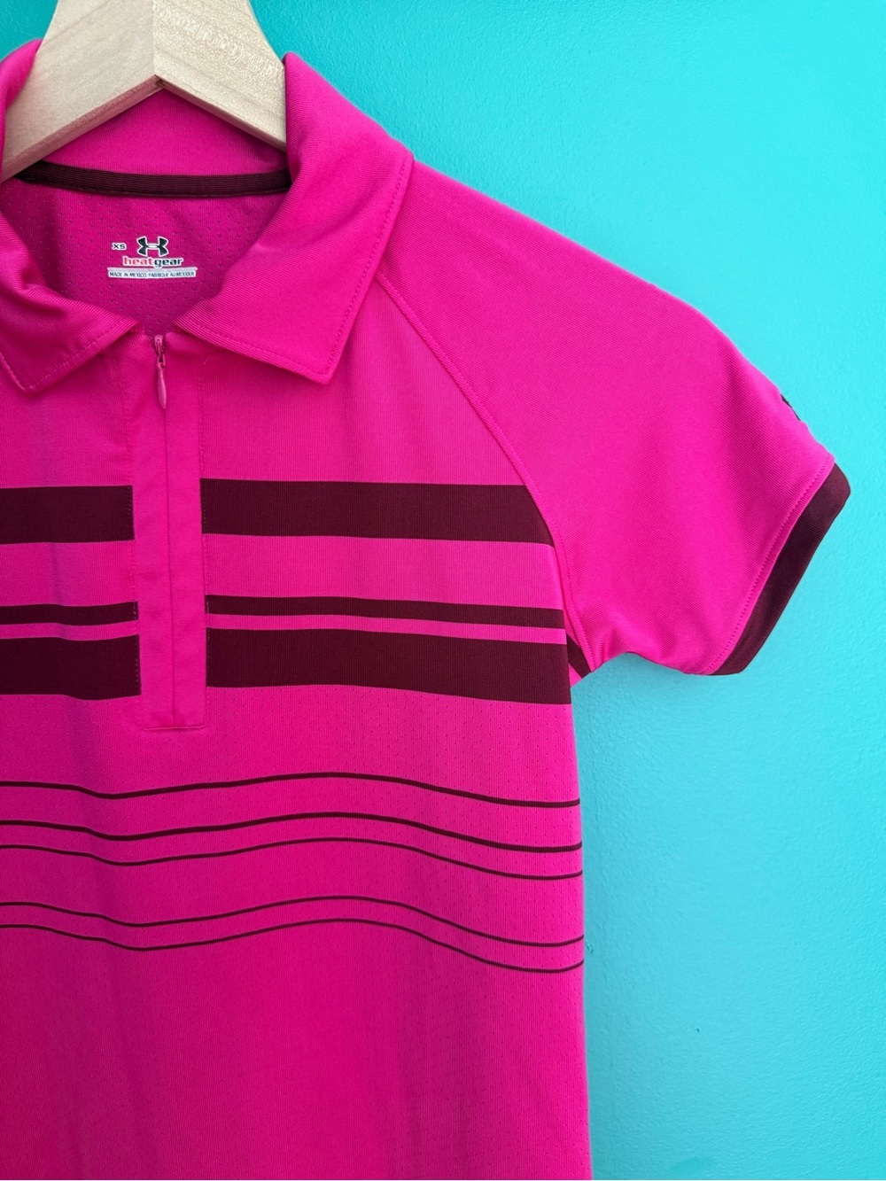 XS Like New Under Armour Heat Gear Women’s Golf Shirt Hot Pink Performance Polo - Picture 3 of 11